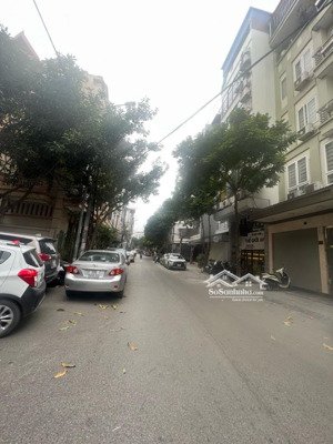 bán nhà trần quốc hoàn - cầu giấy 6 tầng thang máy thông sàn làm văn phòng- đào tạo.