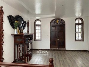 nhà đẹp gần phố hoàng quốc việt, cầu giấy. dt 45 m2 x5t , mt 3,4 m. ba bước ra phố, sđcc- 13 tỷ.