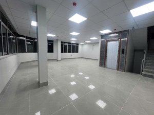 quy mô cho thuê 3 tầng lô góc 2 mặt tiền - hướng chính tây bắc