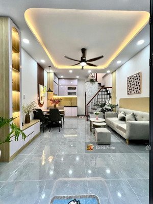 4.95 tỷ - bán nhà đẹp 3pn full nội thất phố ẩm thực phan xích long, phú nhuận - mới vào ở ngay