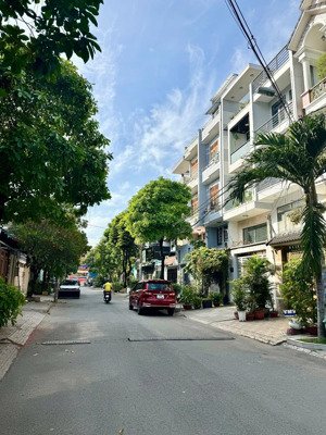 60m2, bán nhà 4 tầng,4pn, hxh, quang trung, p11 gò vấp, 8 tỷ 6 còn tl