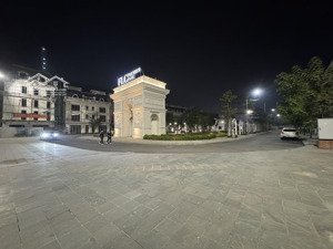 bán biệt thự mặt quảng trường dự án flc premier parc đại mỗ