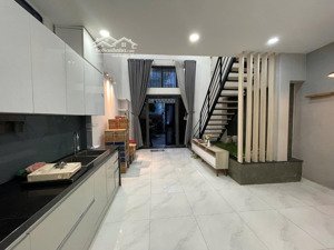 đô đốc chấn - sơn kỳ - đh công thương. dt: 4.05 *12m nở hậu 5m - 3pn - chỉ hơn 4 tỷ