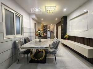 nhà mới full nội thất trung tâm quận 10