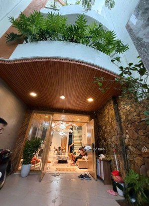 cho thuê nhà 3 tầng mới xây: nguyễn quang diêu - 3pn - 3wc - sân ô tô