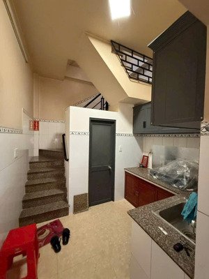 nhà hxh 5m lý nam đế q.11 sát quận 10, 3 tầng sân thượng 5,2 tỷ