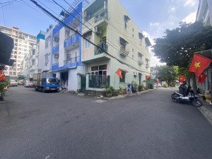 nhà cạnh sân gofl , 4 x 18 m 3pn 6 tỷ nhỉnh hẻm 8 m kinh doanh 2 căn ra mặt tiền