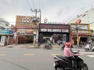 bán nhà góc 2 mặt tiền âu cơ - dt: 15 x 42m - ctxd: hầm + 8 lầu - hđt: 180 triệu/tháng - giá: 65 tỷ