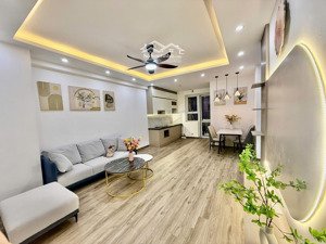 gia đình chuyển nhà to cần bán căn 2 ngủ chung cư viện bỏng diện tích 77m2/