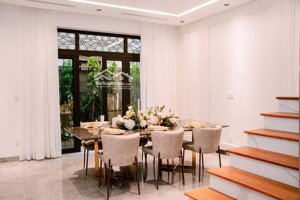 chỉ nhỉnh 9 đồng ! có nhà 50m x 5 tầng - lạc long quân - tây hồ - gần phố , ô tô , view hồ- lô góc