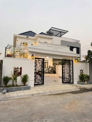 biệt thự tân cổ điển siêu đẹp ngang 8m