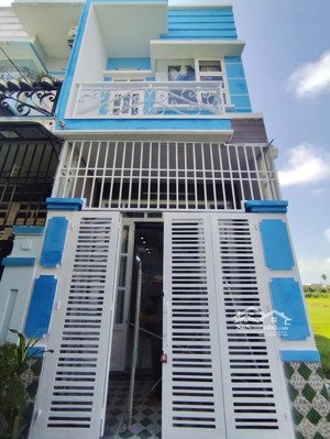 bán nhà 750 triệu - mặt tiền chính chủ sổ riêng 1 trệt 1 lầu 2pn 2wc