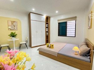 chỉ 12.9tỷ - chdv trần duy hưng - 52m*7t - thang máy - 11phòng kk - doanh thu 70tr/tháng - gần ô tô