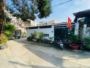 bán nhà 224m2 ngay vinhomes q9 đường xe hơi ngang 10m