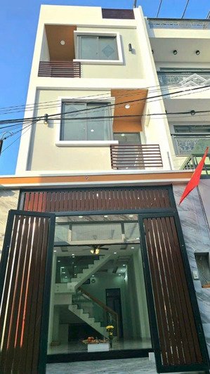 nhà phố cần bán giá 5tỷ250, long trường