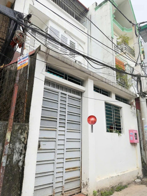 cc cần bán gấp căn nhà 3 tầng ngọc thuỵ - long biên giá rẻ