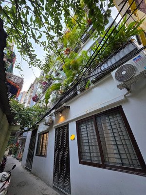 hiếm hot. nhà trần duy hưng cách mặt phố 20m dt 50m2 xây 5 tầng thang máy hiện đại giá hơn 12 tỷ