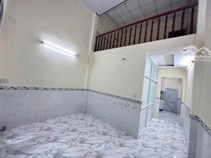 cho thuê nhà hẻm 6m thông kênh tân hóa, tân phú, giá 9tr tháng.