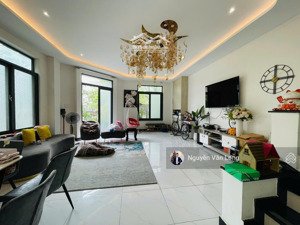 nhà phố góc 2 mặt tiền đường view trực diện công viên dt 9x20m hoàn thiện cơ bản giá 30 triệu