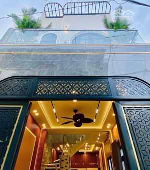 bán gấp cân nhà lê quang định p. 11 bình thạnh dt: 94,6m2 (6,2m x 13,6m) giá: (ctl)