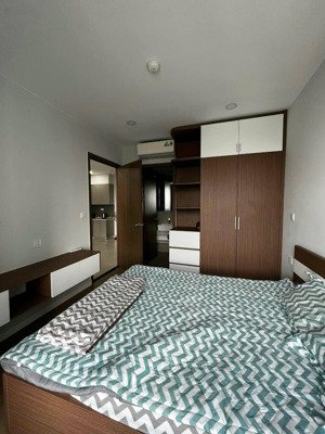 chủ cho thuê gấp 2pn2wc view sông và quận 1 giá chỉ 11 triệu trống sẵn vào liền. lh 