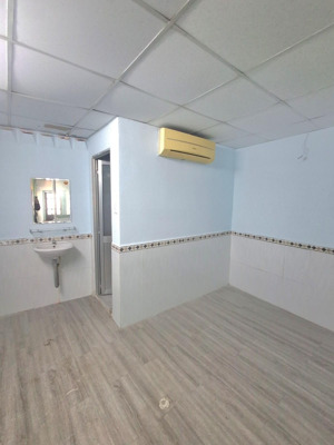 khu bàu cát hẻm nhựa oto nhà trệt lầu 2pn 2wc sân để xe sổ nở hậu