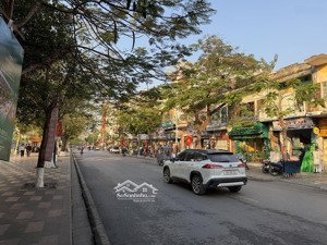 cho thuê nhà mặt đường quang trung trung tâm thành phố. diện tích: 140m2, mặt tiền: 5,4m