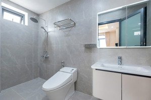 bán chdv đường số trần não 5.5*.26m hầm 6 tầng 44 tỷ doanh thu cho thuê 2.4 tỷ tháng