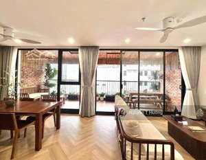 chính chủ bán toà nhà ba đình, phố liễu giai, 140m2 - 9 tầng thang máy- gara 2 ô tô