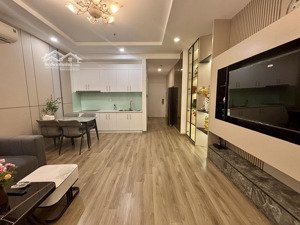 chính chủ cho thuê căn 1pn, full đồ đẹp free dịch vụ. phân khu cao cấp nhất, liên hệ : 