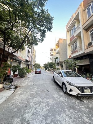 hàng hot bán đất tđc ngay cạnh aeon mall
khu 5 vĩnh niệm sau pangoda. đường 12m, 2 ô tô tránh nhau