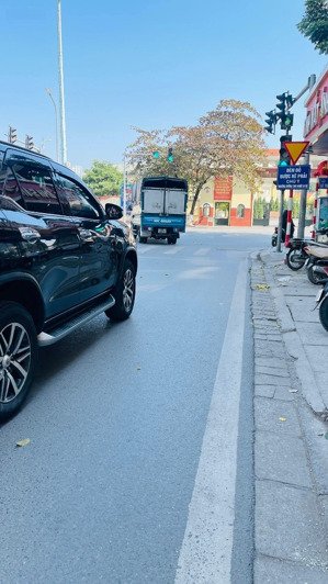 nhà thế chấp bank cần bán gấp khu phân lô đắc địa phố ngụy như kon tum 62m2 5t ô tô 2 chiều 27.5ty