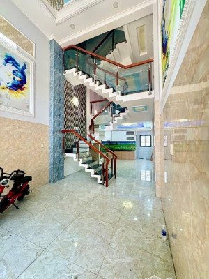 siêu phẩm 5 tầng full nội thất mặt tiền kinh doanh bình trị đông