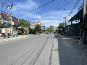 bán mặt tiền đường đối diện trường tiểu học tân phú, trục 16