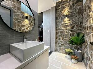 Nhà đẹp Sát Trung Tâm _ Trần Cao Vân, 3 Tầng , 3 Pn _ Giá 5.85 Tỷ