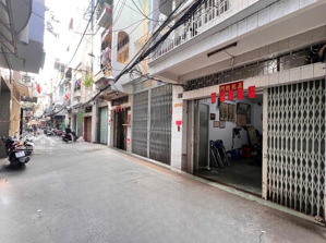 chỉ 6.3 tỷ - ngay mặt đường 3/2 gần lê đại hành (4x10m, 3 tầng đúc) - có ban công, xe hơi tới nhà