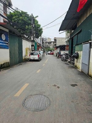 gia đình bán nhà gần bv nông nghiệp, ngọc hồi, thanh trì. 50m, 3t, mt4.2m, ô tô, kd, giá 10.5 tỷ