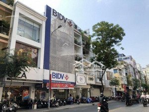 bán nhà mặt phố tại huỳnh văn bánh, 15,2 tỷ, 45m2, view đẹp chính chủ