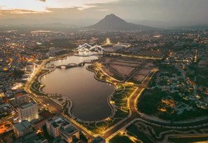 bán căn biệt thự 300m2 cách trung tâm thương mại vincom tuy hòa chỉ 300m liên hệ 