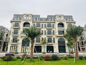 cần tiền bán royal river city, 11 tỷ xây 5 tầng , 70m2,view công viên đẹp nhất dự án