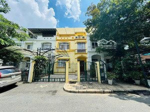 định cư cần bán villa hưng thái, phú mỹ hưng, 7x18m, 35 tỷ lh: nhân