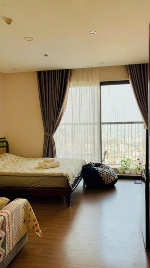 bán căn hộ studio tòa sky oasis tầng trung, view sông hồng và tp hà nội, giá 2.450bp