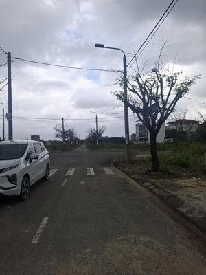 trục lk17!..đường 7.5m.thông sông.cách bãi tắm 500m.vị trí đẹp dt 100m2 giá bán nhanh 3.6ty