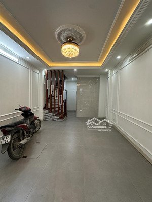 bán nhà 7tầng-thang máy-lô góc-ô tô ngủ trong nhà-hồ tùng mậu-giá 15.x tỷ (tl mạnh)