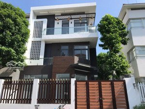 giá tốt biệt thự cảnh đồi pmh-q7-dt 10x19m-3 tầng-giá 52 tỷ