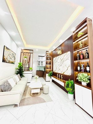 nhà mới kính koong - gần ô tô - nội thất đẹp - nhiều tiện ích xung quanh