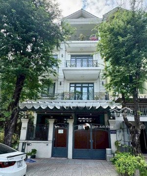 bán gấp cần tiền - giảm sốc 1.7 tỷ - biệt thự kdc ven sông q7 7x18m - hầm 5 tầng tm - giá 31.3 tỷ