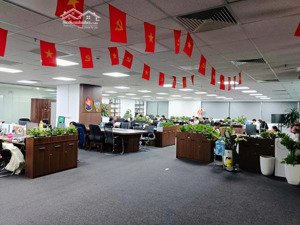 hiếm | văn phòng 100m ngoại giao đoàn full nội thất, giá đang giảm, nhận ngay