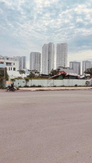 chính chủ cho thuê đất 1600m2 - vị chí rất đẹp - mặt tiền huỳnh tấn phát p tân phú quận 7