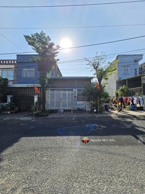 bán nhà cấp 4 kdc gần đương lê hồng phong p.tân bình tp.dĩ an